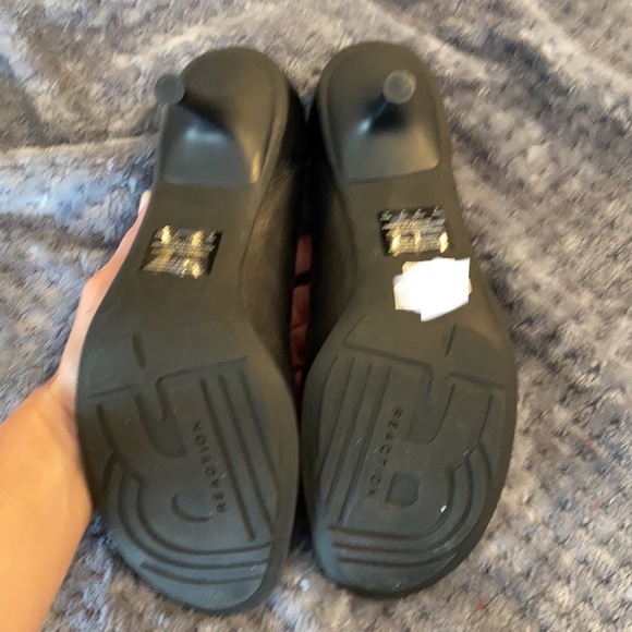 NWT Kenneth Cole Reaction Sz8 Admit One mix media heel - Picture 8 of 8